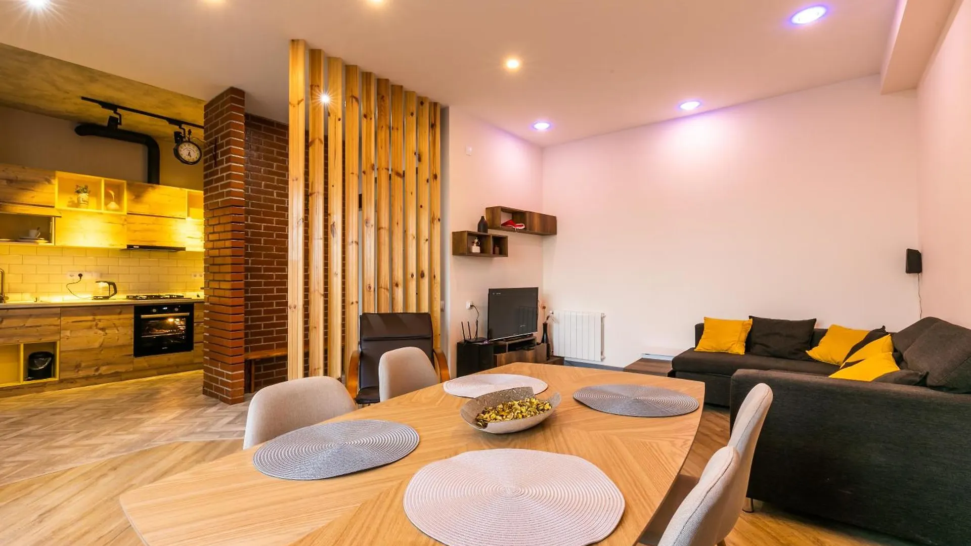 اتصالات Ecolife Apartment 